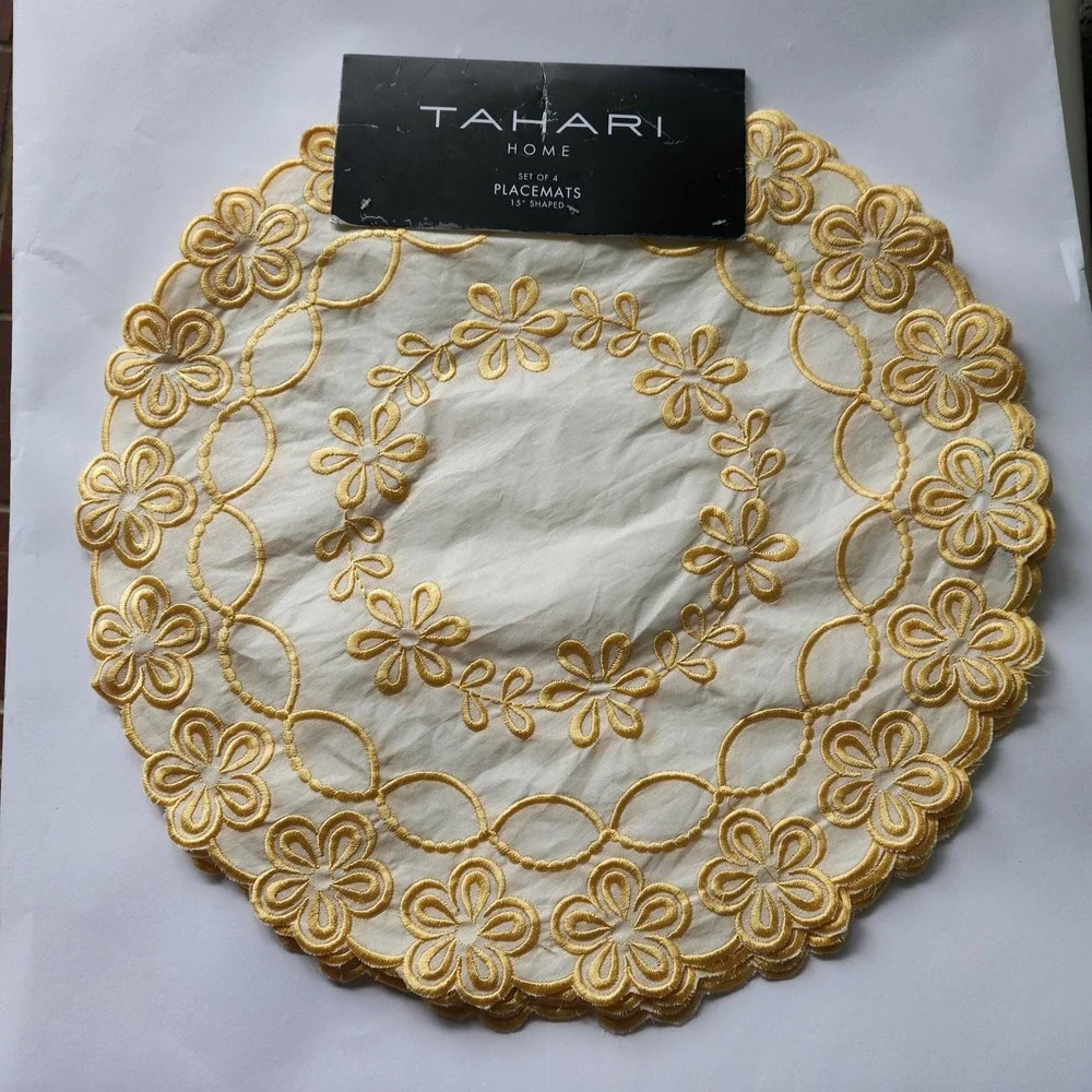 Tahari Home Set of 4 Yellow Floral Embroidered Round Placemats 15